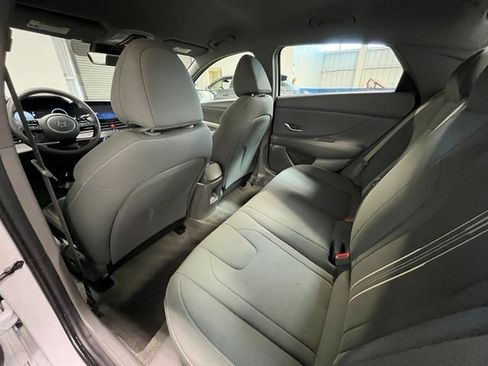 Used 2024 Hyundai Elantra SEL FWD image 15