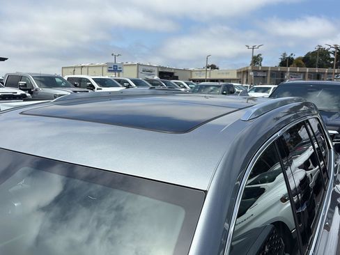 New 2025 Cadillac XT6 Luxury image 33