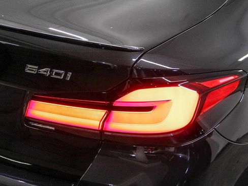 Certified 2023 BMW 540i w/ M Sport Package image 7