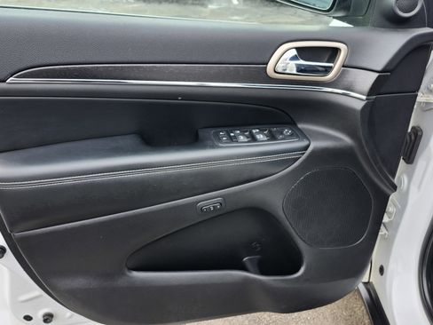 Used 2016 Jeep Grand Cherokee Limited image 27