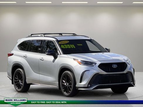 Used 2023 Toyota Highlander XSE AWD/4WD image 1