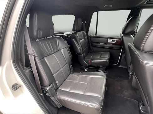 Used 2014 Lincoln Navigator 2WD image 27