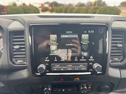 Used 2022 Nissan Frontier Pro-X image 8