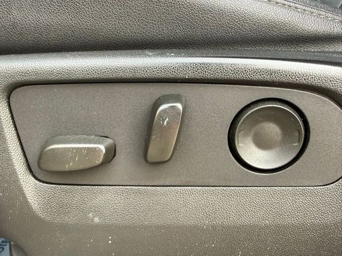 Used 2024 Chevrolet Silverado 2500 LTZ image 21