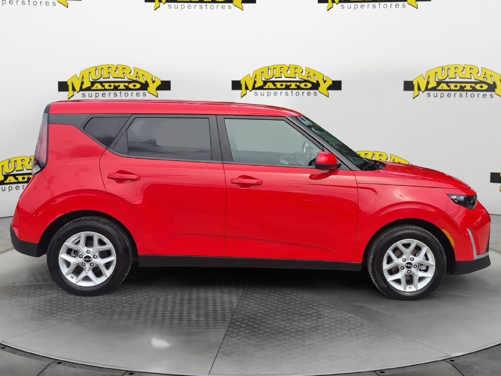 Used 2025 Kia Soul LX w/ LX Technology Package FWD image 6