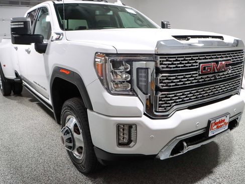 Used 2022 GMC Sierra 3500 Denali image 5
