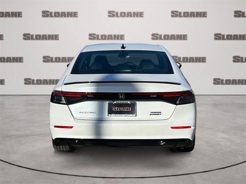 Used 2024 Honda Accord Sport image 4