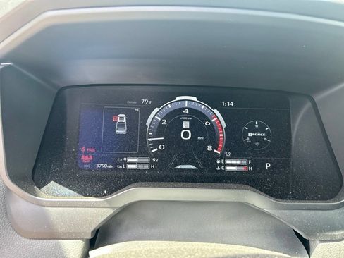 Used 2024 Toyota Tundra Limited AWD/4WD image 6