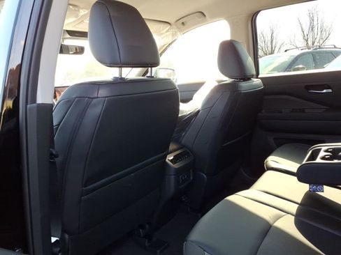 New 2026 Nissan Pathfinder SL image 27