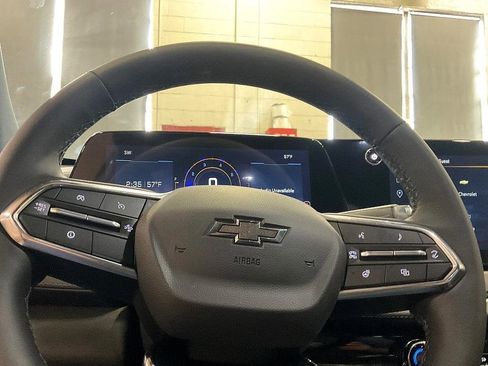 New 2026 Chevrolet Equinox LT w/ Convenience Package II image 24