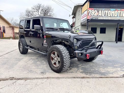 Used 2013 Jeep Wrangler Unlimited Sport image 2