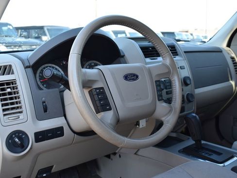 Used 2011 Ford Escape XLT image 12