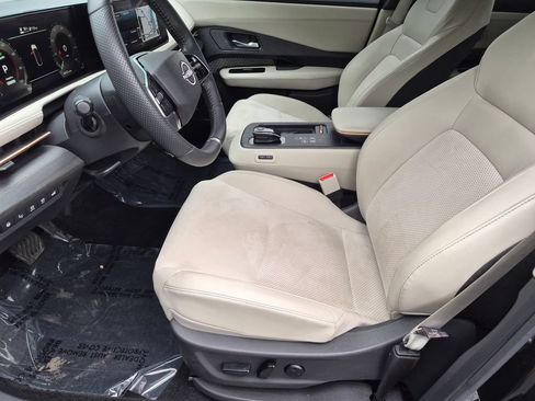 Used 2023 Nissan Ariya FWD image 13