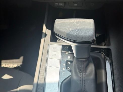 Certified 2024 Hyundai Elantra SEL FWD image 6