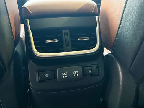 Used 2022 Subaru Outback Touring XT AWD/4WD image 29