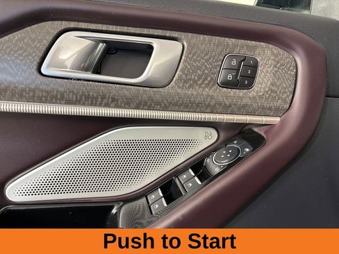 Used 2025 Ford Explorer Platinum image 10