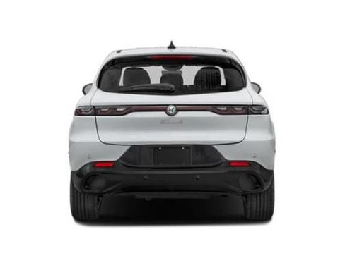 Used 2025 Alfa Romeo Tonale w/ Premium Package AWD/4WD image 5