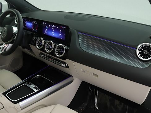 Certified 2025 Mercedes-Benz GLA 250 image 22