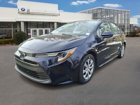 Used 2023 Toyota Corolla LE FWD image 1