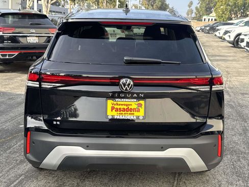 New 2026 Volkswagen Tiguan SE image 3