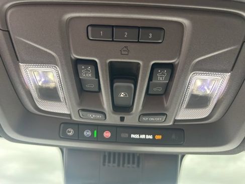 Used 2025 GMC Sierra 1500 Denali AWD/4WD image 34
