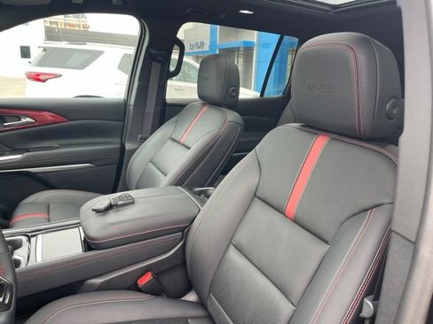 Used 2024 Chevrolet Traverse RS AWD/4WD image 16
