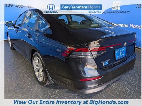 Certified 2025 Honda Accord LX image 9