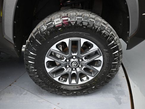Used 2025 Toyota Tundra Limited image 26