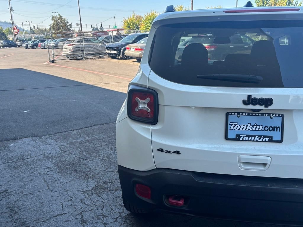 Used 2023 Jeep Renegade Trailhawk AWD/4WD image 8