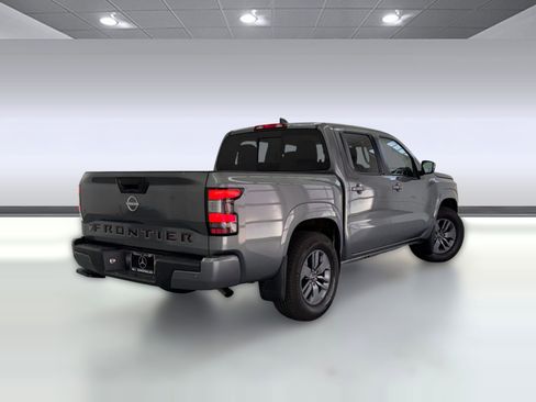 Used 2025 Nissan Frontier SV RWD image 8