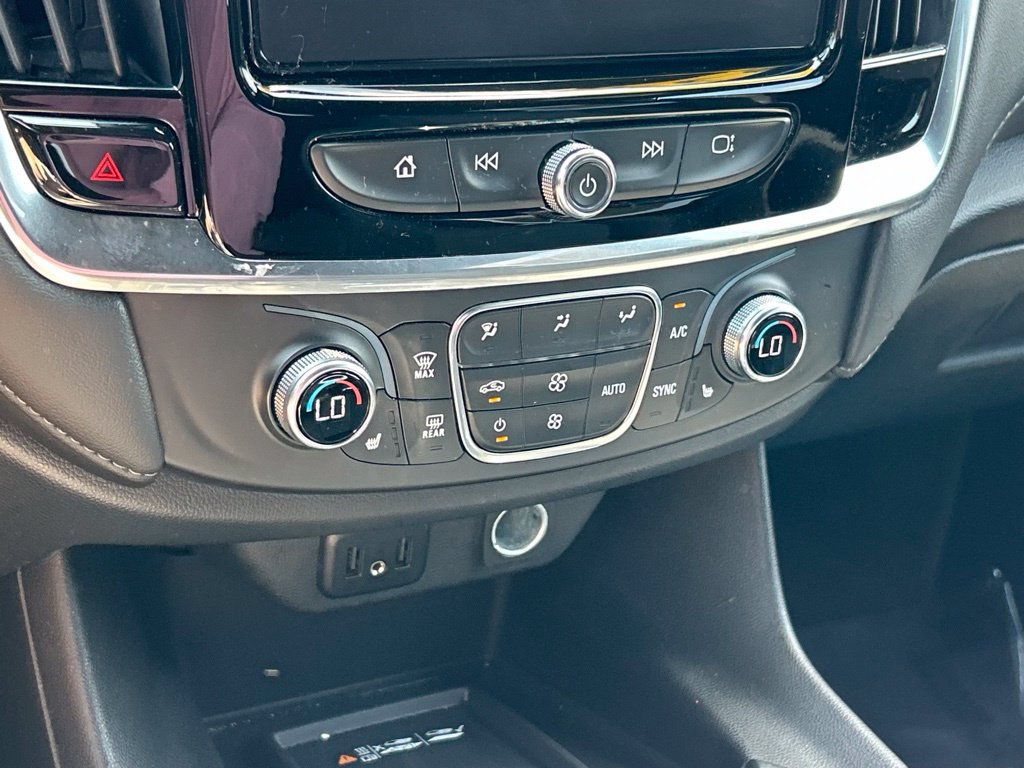 Used 2023 Chevrolet Traverse LT FWD image 36