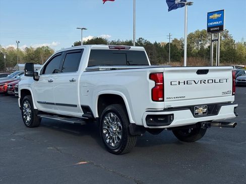 Used 2025 Chevrolet Silverado 2500 High Country AWD/4WD image 5