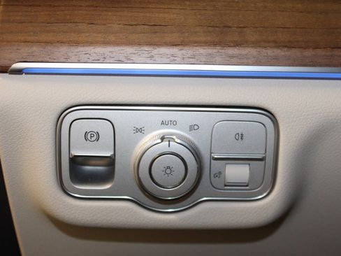 Certified 2025 Mercedes-Benz GLS 450 4MATIC image 29