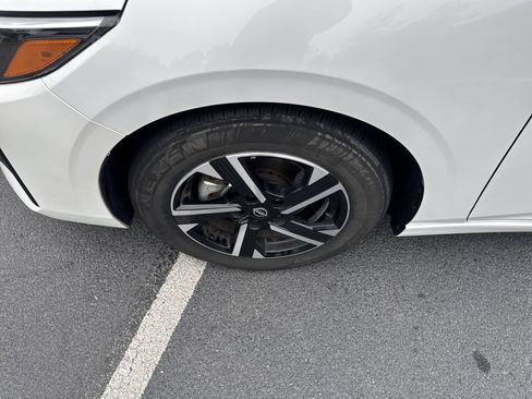 Used 2024 Nissan Sentra SV image 9