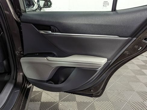 Used 2020 Toyota Camry XLE image 39