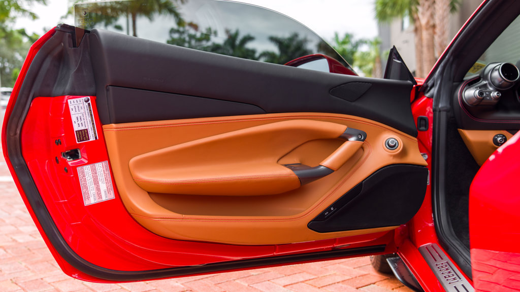 Certified 2021 Ferrari F8 Tributo RWD image 13