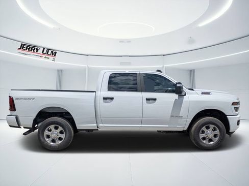 New 2026 RAM 2500 Big Horn AWD/4WD image 2