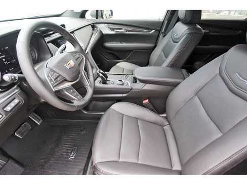 New 2026 Cadillac XT5 Sportv w/ LPO, Onyx Lite Package AWD/4WD image 6