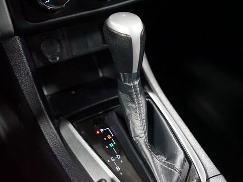 Used 2019 Toyota Corolla L image 20