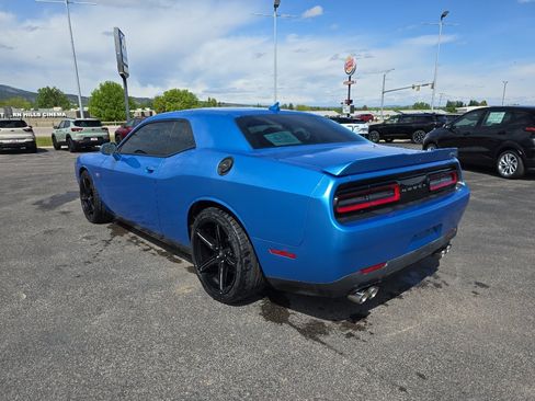 Used 2015 Dodge Challenger SRT w/ Technology Group RWD image 2
