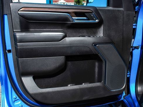 Used 2022 Chevrolet Silverado 1500 RST w/ LPO, Dark Essentials Package image 8