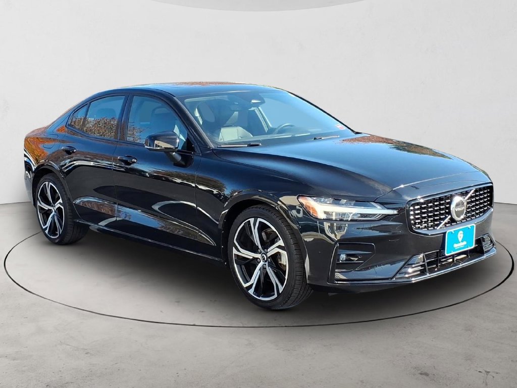 Used 2024 Volvo S60 B5 Core w/ Climate Package FWD image 3