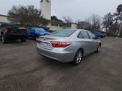 Used 2015 Toyota Camry XLE image 8