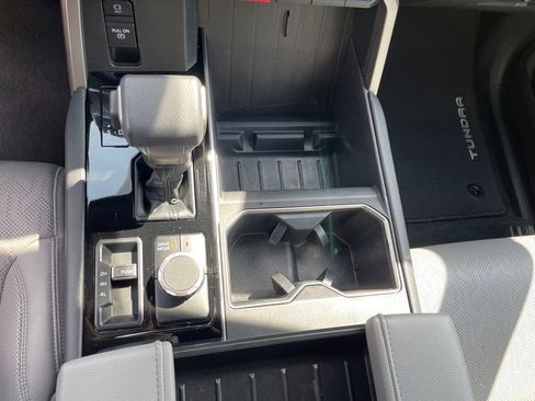 Used 2025 Toyota Tundra Limited AWD/4WD image 9