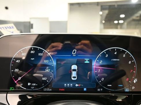 Used 2025 Mercedes-Benz E 350 4MATIC Sedan image 18