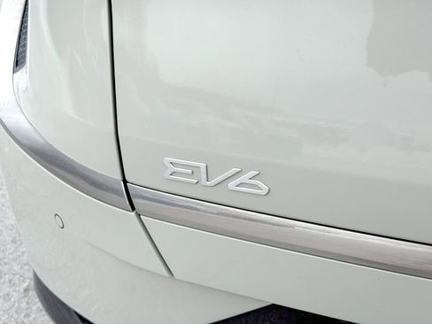 Used 2022 Kia EV6 Wind image 12