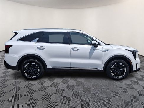 Certified 2024 Kia Sorento S AWD/4WD image 7