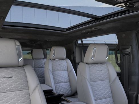 New 2026 Cadillac Escalade ESV Platinum Luxury AWD/4WD image 25