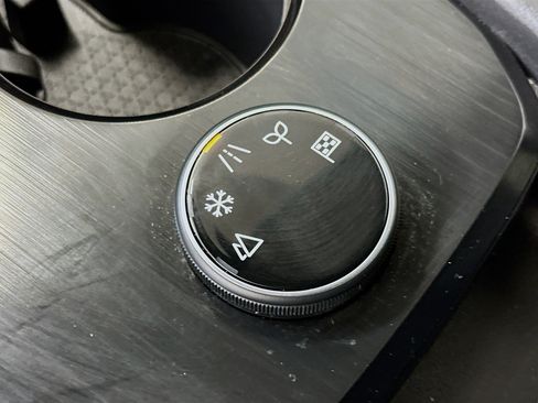 Used 2023 Nissan Rogue SV image 26