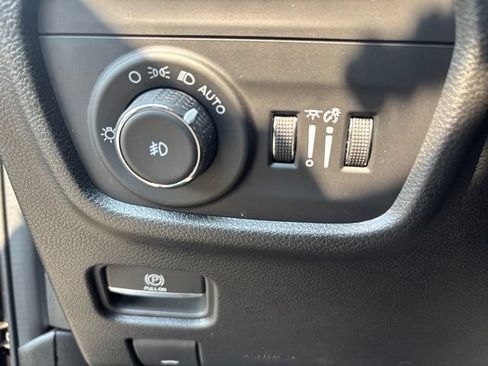 Used 2023 Jeep Grand Cherokee L Limited AWD/4WD image 16